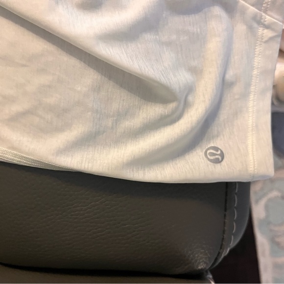 Lululemon Tank Top EUC - Picture 3 of 3